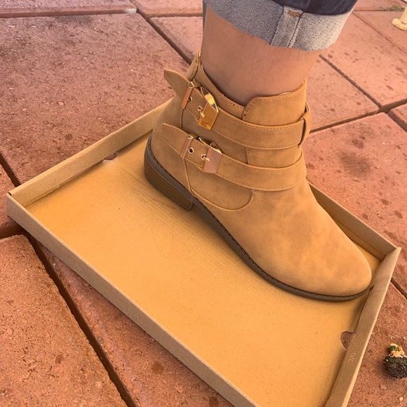 boots - Picture 4 of 4